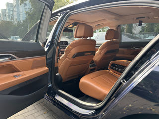 BMW 7 Series foto 12