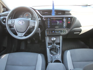 Toyota Auris foto 8