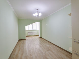 Apartament cu 4 camere, 85 m², Botanica, Chișinău foto 2