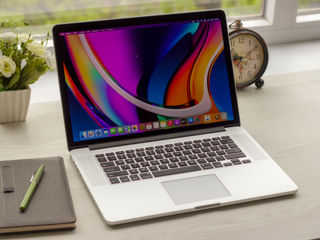 MacBook Pro 15 2015 (Core i7 8x4.0GHz/16Gb Ram/256Gb SSD/Radeon R9/15.4" Retina IPS) foto 1