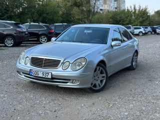 Mercedes E-Class foto 2