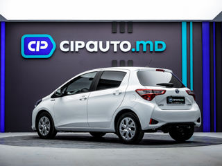 Toyota Yaris фото 1
