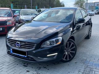 Volvo S60 foto 1