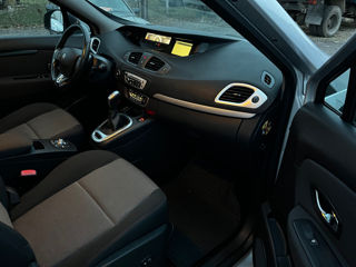 Renault Grand Scenic foto 9