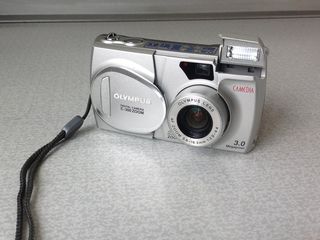 Цифровой фотоаппарат Olympus C-300 Zoom Digital Camera. foto 2