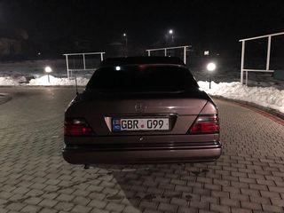 Mercedes Series (W124) foto 6