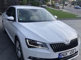 Skoda Superb foto 1