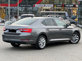 Skoda Superb foto 4