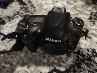 Vind Nikon d610 stare bună Urgent foto 1