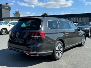 Volkswagen Passat foto 3