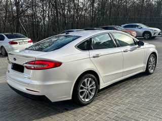 Ford Fusion foto 5