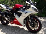 Yamaha R1 foto 2