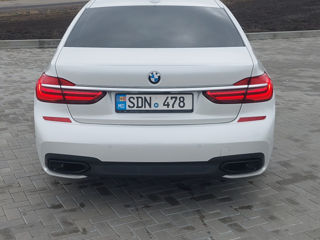 BMW 7 Series фото 5