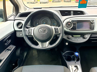 Toyota Yaris фото 6