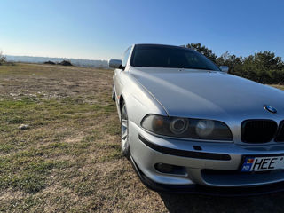 BMW 5 Series foto 4