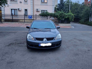 Mitsubishi Lancer foto 1