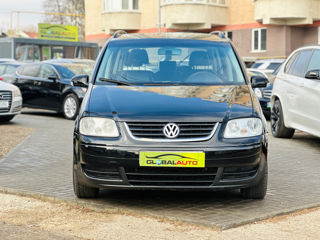 Volkswagen Touran foto 2