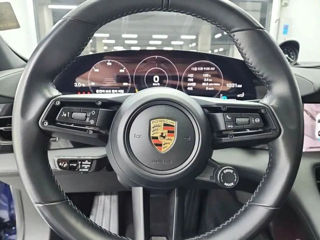 Porsche Taycan foto 9