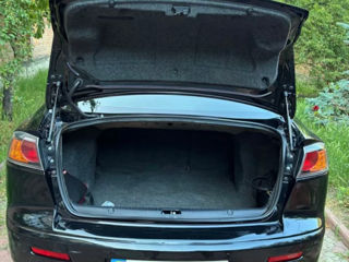 Mitsubishi Lancer foto 4