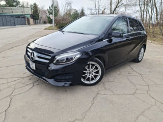 Mercedes B-Class foto 1