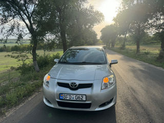 Toyota Auris foto 1