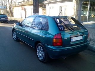 Mazda 323 foto 2