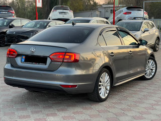 Volkswagen Jetta foto 4