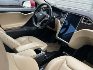 Tesla Model S foto 2