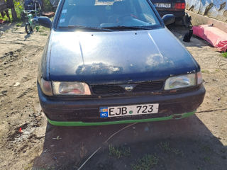 Nissan Sunny foto 1