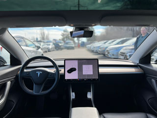 Tesla Model 3 foto 12