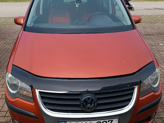 Volkswagen Touran foto 3