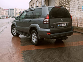 Toyota Land Cruiser Prado foto 4