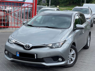 Toyota Auris foto 1