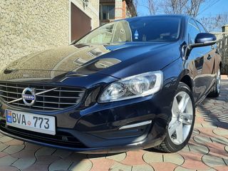 Volvo V60 foto 3