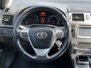 Toyota Avensis фото 12