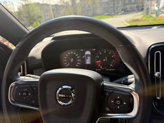 Volvo XC40 фото 3
