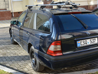 Mercedes C-Class foto 4