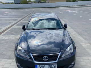 Lexus IS Series