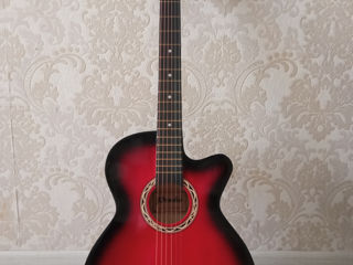 Продаю акустическую гитару Prado за 1200 лей!!