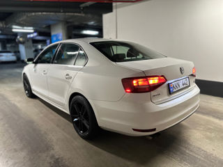 Volkswagen Jetta foto 9