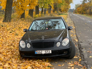 Mercedes E-Class foto 2