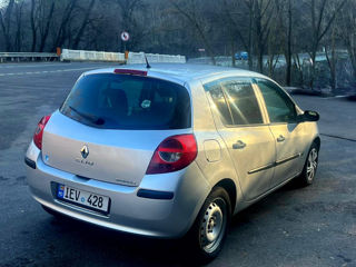 Renault Clio foto 3