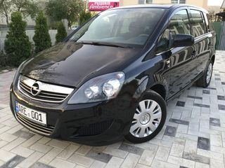 Opel Zafira foto 1