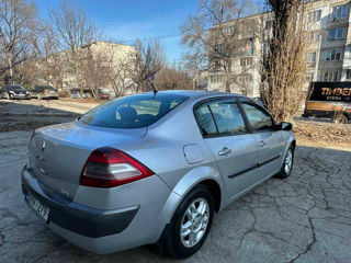 Renault Megane foto 2