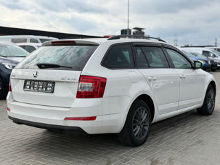 Skoda Octavia foto 3