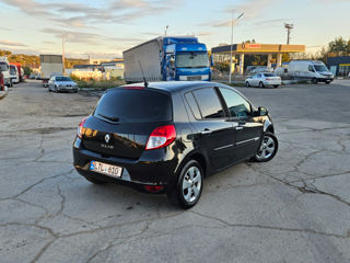 Renault Clio foto 4