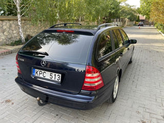 Mercedes C-Class foto 4