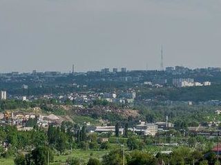 Teren.2km de la chisinau.apeduct,gaz,elecricitate,linie telefonica,transport public orasanesc foto 7