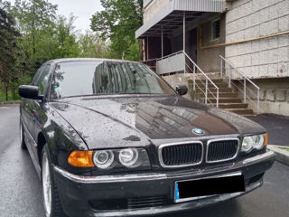 BMW 7 Series foto 1