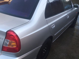 Hyundai Accent foto 4